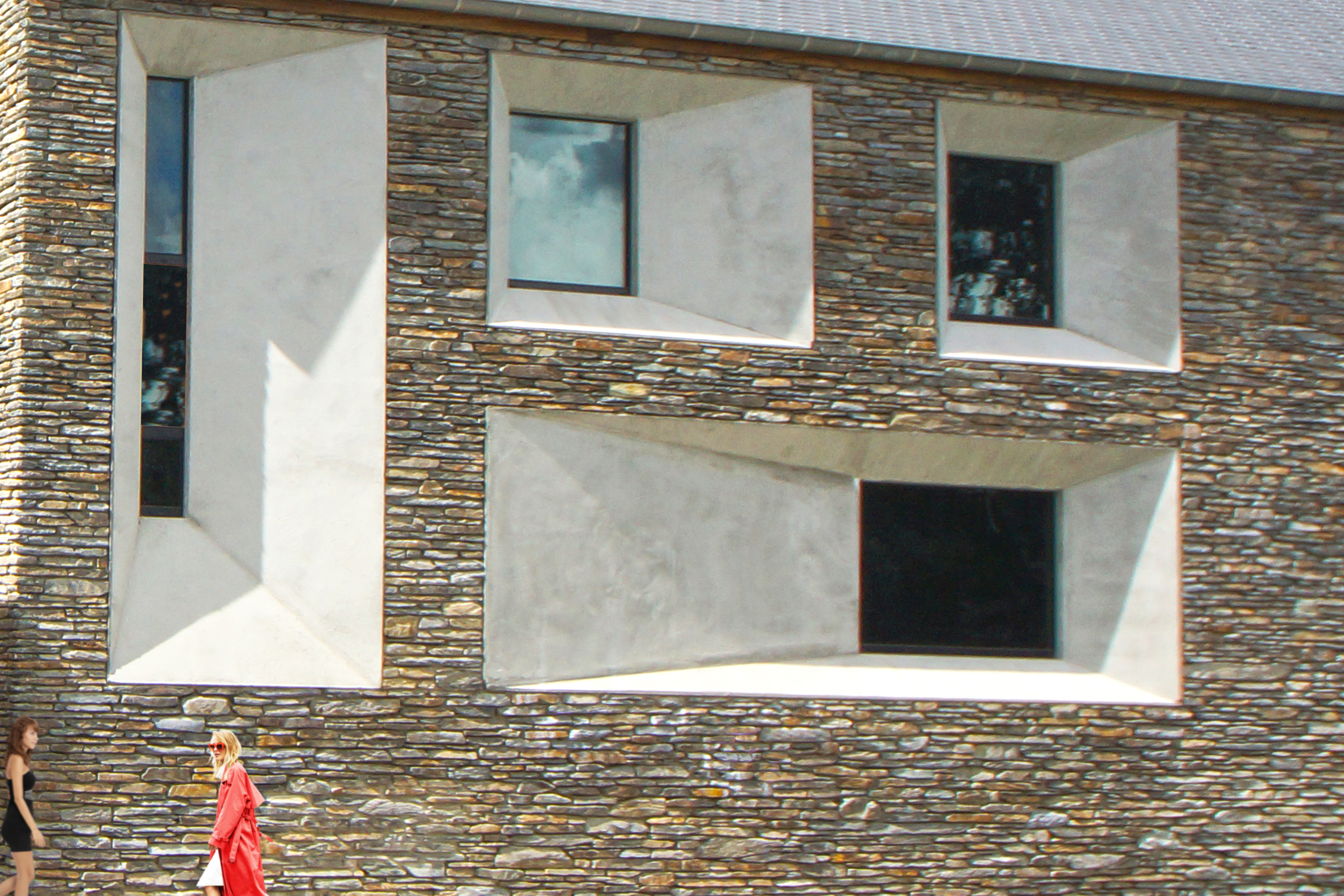 Dirk Coopman, architectenbureau, architect, nieuwbouw, natuursteen, Ardennen, wilde steen, shiste, grés, zandsteen, schalie, Vielsalm, contemporary house, hedendaags wonen, architectural firm, new construction, natural stone, Ardennes, wild stone, sandstone, shale, contemporary house