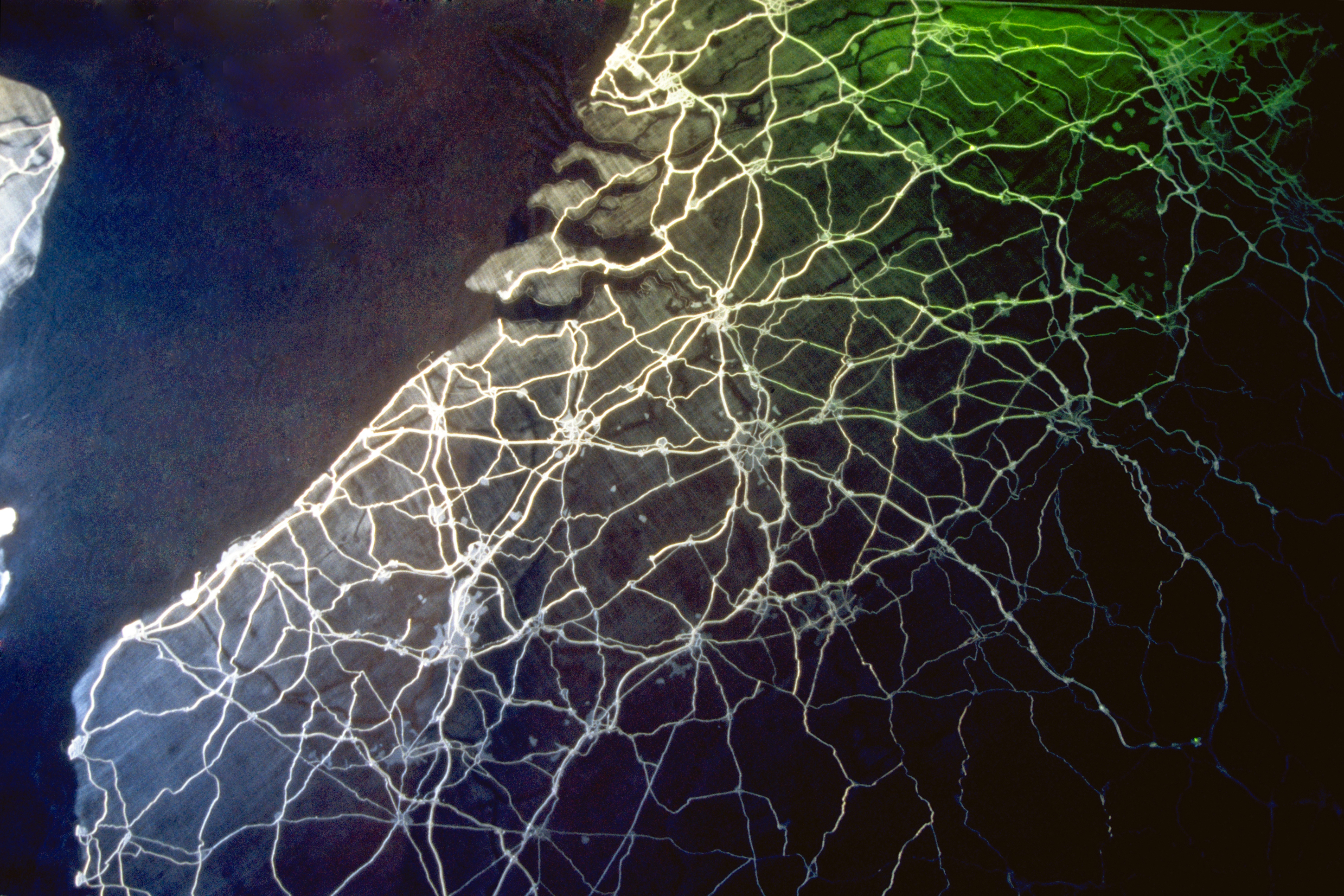 Dirk Coopman, Architect, Intercity highway, economy, underground emission transport, liquid waste, gaseous waste and solid waste, urban planning , autostrade, automated transport, motorway, autoroute, industrial zones, industrial areas, ecology, motorway junction, motorway intersection, bleu banana logistics becomes green banana