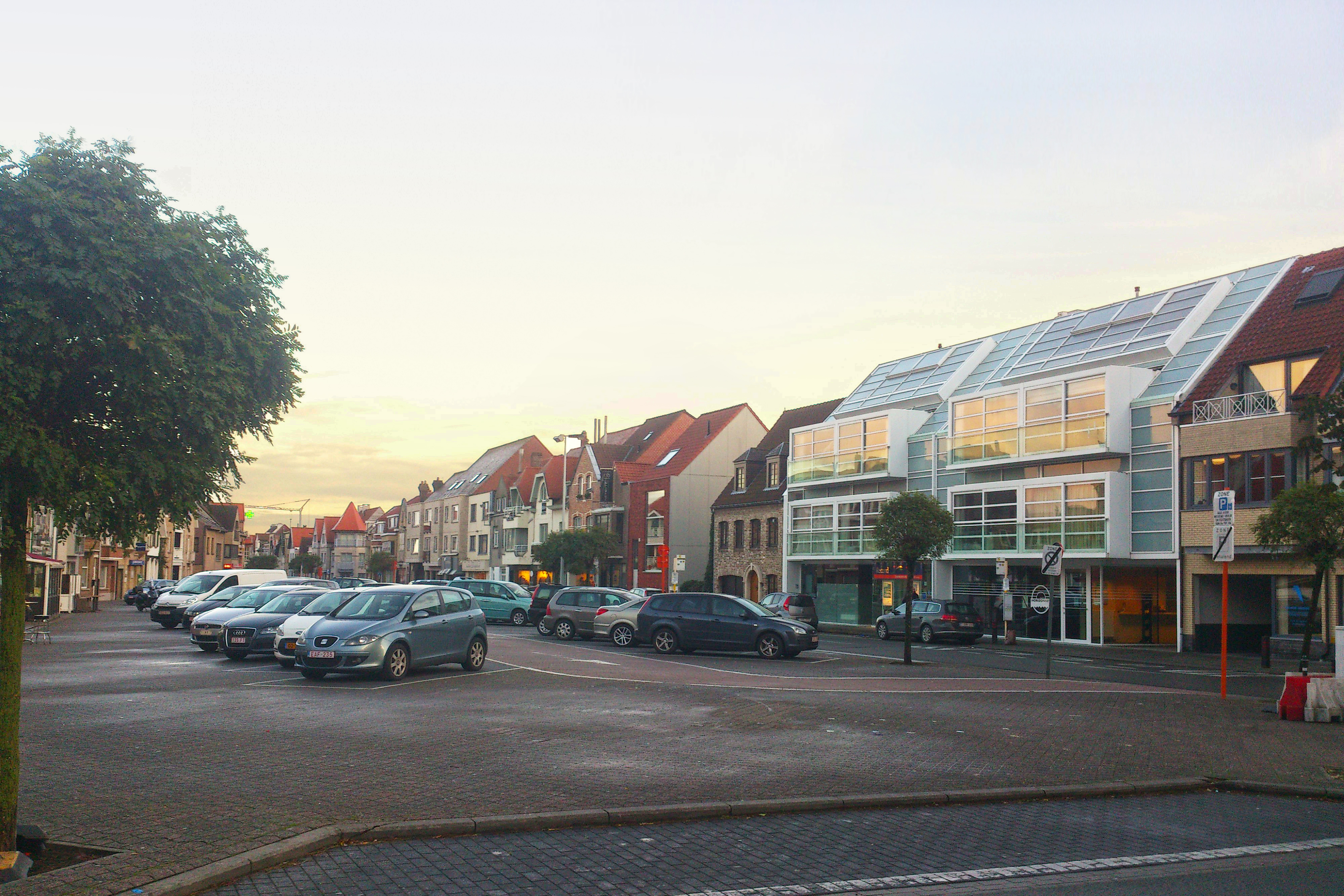 Dirk Coopman, architect, groepswoningbouw, groepswoningen, glazen gevel, licht ecologie, dak in glas, roof in glass, glass construction, natural light, glass façade, natuurlijk licht, hedendaagse architectuur, appartementen, Knokke, group housing, contemporary architecture, apartments, apartment building, group houses, glass facade, light ecology, roof in glass, glass construction, natural light, glass facade, natural light