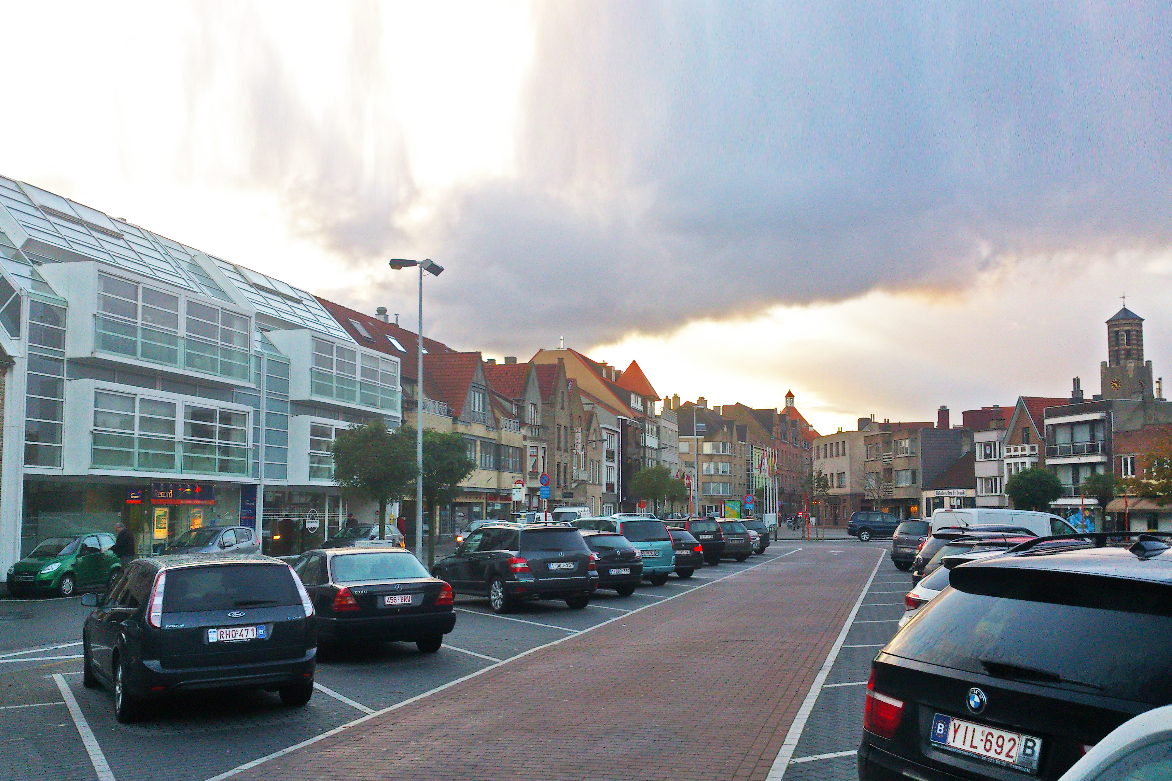 Dirk Coopman, architect, groepswoningbouw, groepswoningen, glazen gevel, licht ecologie, dak in glas, roof in glass, glass construction, natural light, glass façade, natuurlijk licht, hedendaagse architectuur, appartementen, Knokke, group housing, contemporary architecture, apartments, apartment building, group houses, glass facade, light ecology, roof in glass, glass construction, natural light, glass facade, natural light