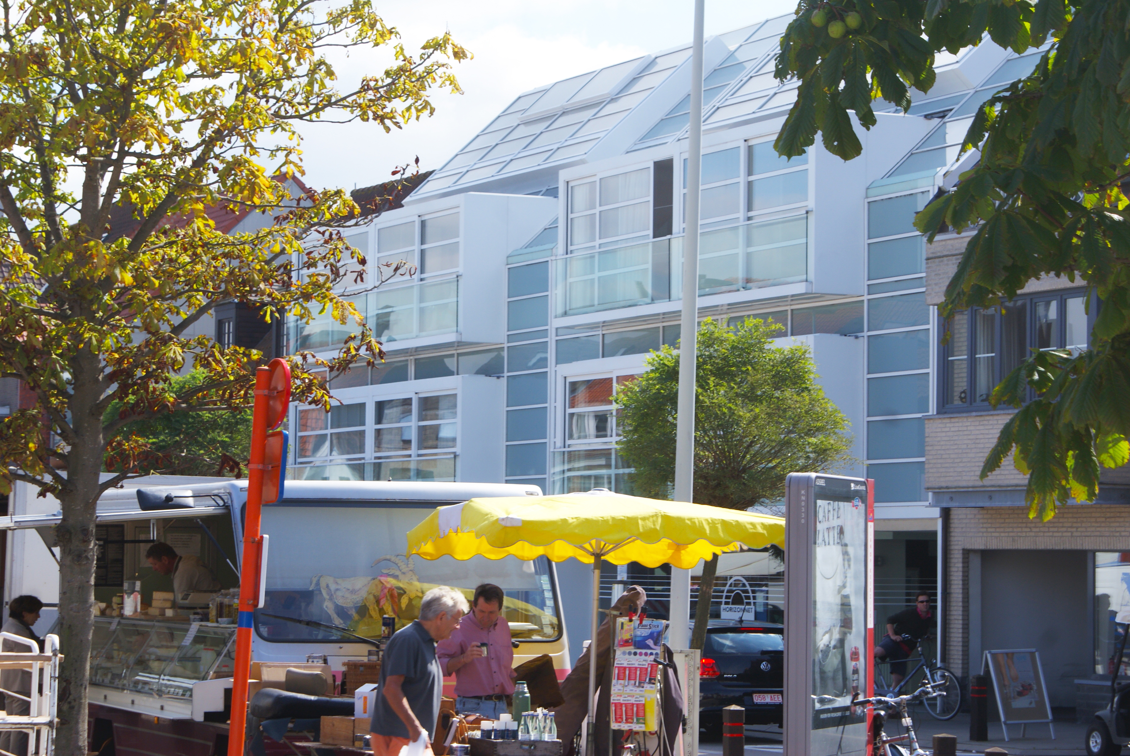 Dirk Coopman, architect, groepswoningbouw, groepswoningen, glazen gevel, licht ecologie, dak in glas, roof in glass, glass construction, natural light, glass façade, natuurlijk licht, hedendaagse architectuur, appartementen, Knokke, group housing, contemporary architecture, apartments, apartment building, group houses, glass facade, light ecology, roof in glass, glass construction, natural light, glass facade, natural light