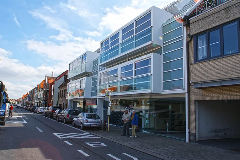 Dirk Coopman Architect Knokke appartementsbouw groepswoningen glazen gevel licht ecologie dak in glas roof in glass glass construction natural light glass facade natuurlijk licht