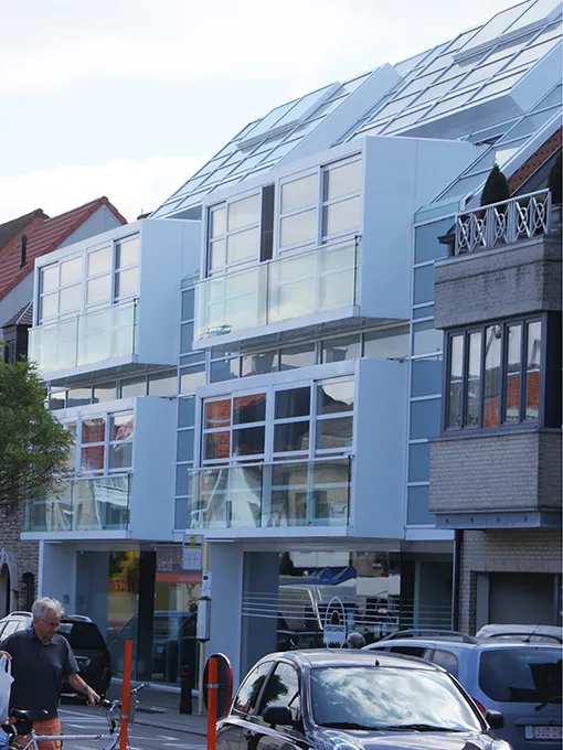 Dirk Coopman rchitect Knokke appartementsbouw groepswoningen glazen gevel licht ecologie dak in glas roof in glass glass construction natural light glass facade natuurlijk licht